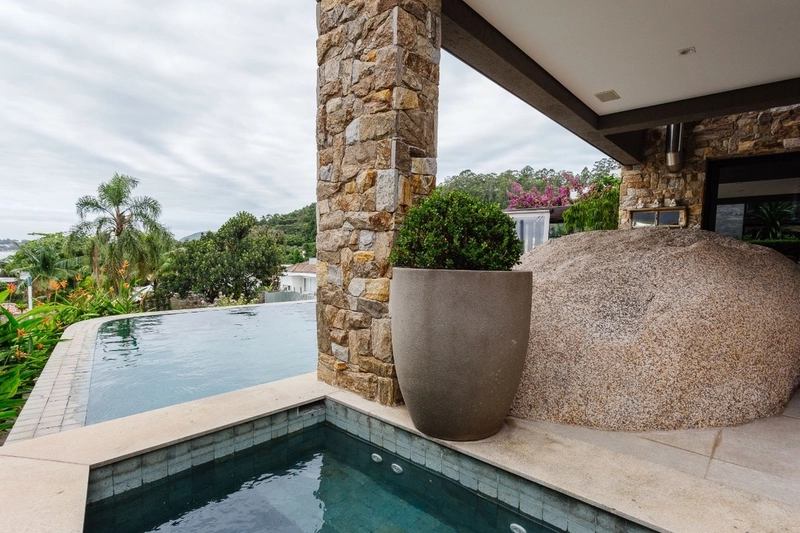 Linda Casa em Cacupé em Condomínio fechado com 4 suítes - 435m²: 9ª foto da galeria de imagens do imóvel