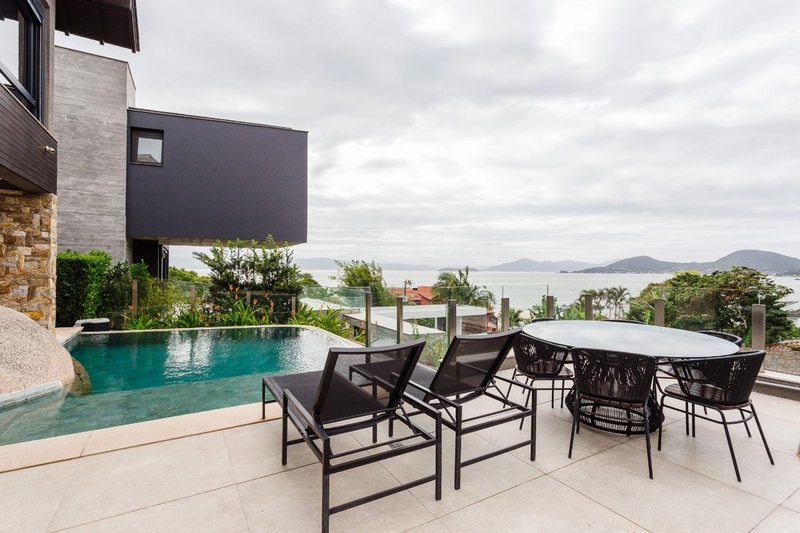 Linda Casa em Cacupé em Condomínio fechado com 4 suítes - 435m²: 8ª foto da galeria de imagens do imóvel