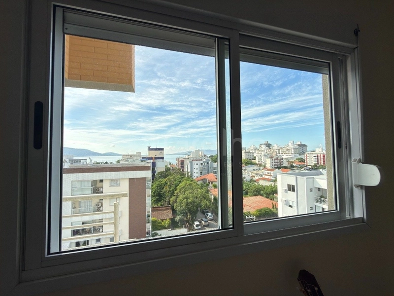 Apartamento em Coqueiros com 2 dormitórios 2 suítes e 1 vaga: 23ª foto da galeria de imagens do imóvel