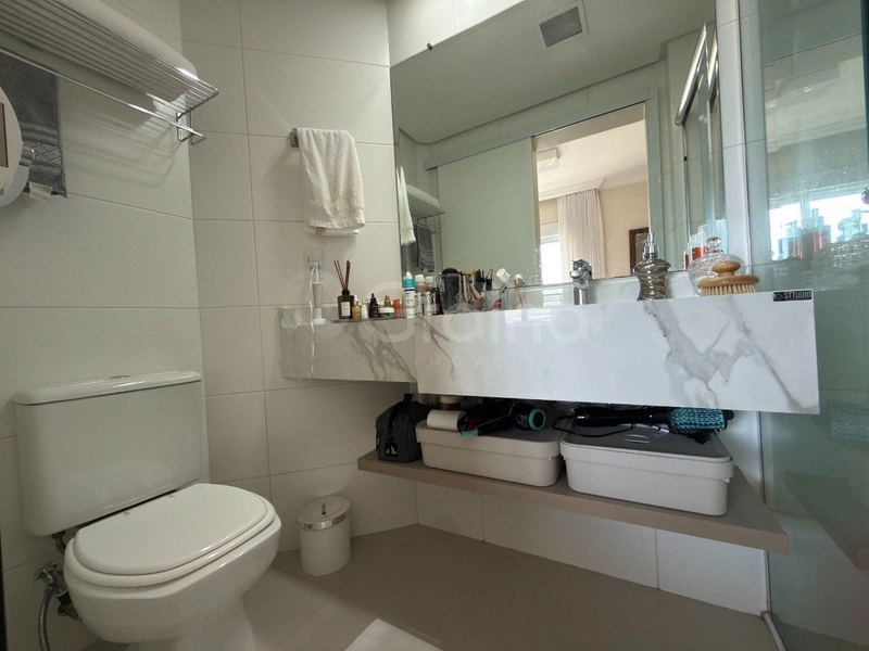 Apartamento em Coqueiros com 2 dormitórios 2 suítes e 1 vaga: 19ª foto da galeria de imagens do imóvel