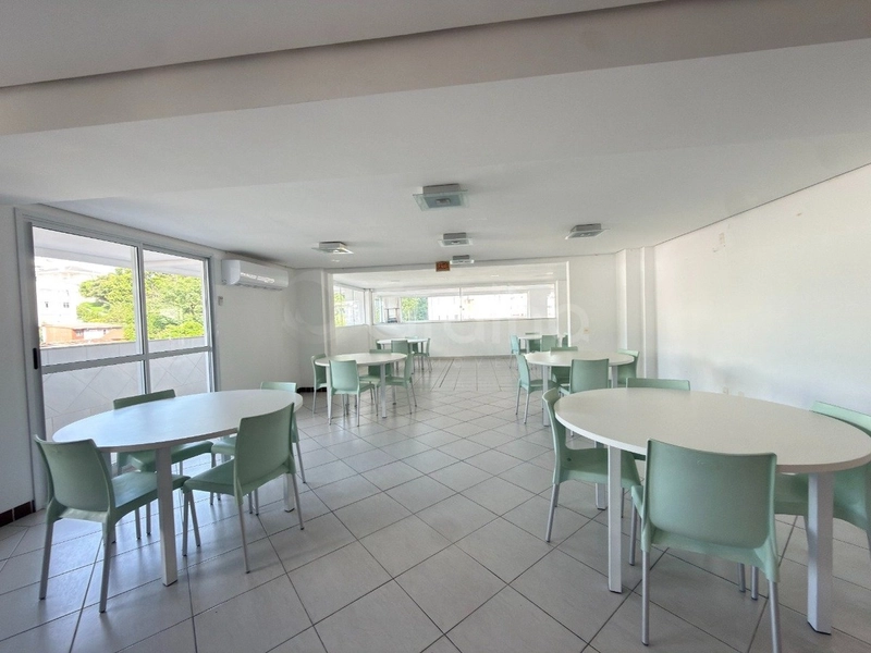 Apartamento em Coqueiros com 2 dormitórios 2 suítes e 1 vaga: 32ª foto da galeria de imagens do imóvel