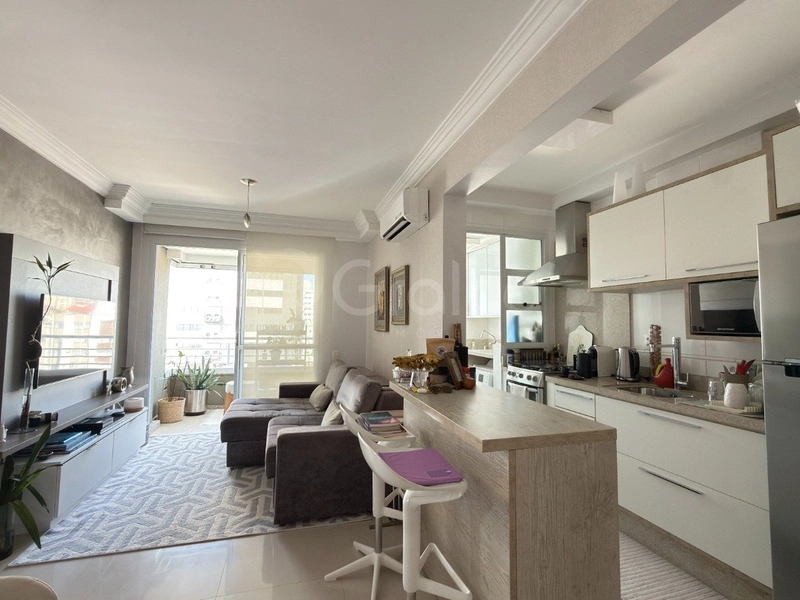 Apartamento em Coqueiros com 2 dormitórios 2 suítes e 1 vaga: 9ª foto da galeria de imagens do imóvel