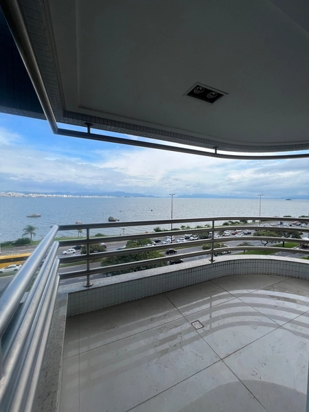 Apartamento na Beira mar de frente com 4 dormitórios sendo 4 suítes: 9ª foto da galeria de imagens do imóvel