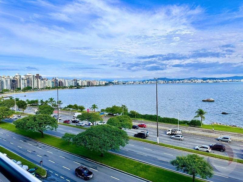 Apartamento na Beira mar de frente com 4 dormitórios sendo 4 suítes: 2ª foto da galeria de imagens do imóvel
