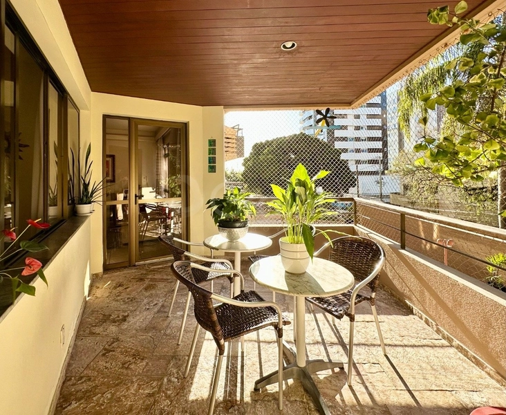 Apartamento na Beira Mar com 4 dormitórios 2 suítes e 2 vagas -264 m²: 4ª foto da galeria de imagens do imóvel