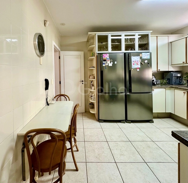 Apartamento na Beira Mar com 4 dormitórios 2 suítes e 2 vagas -264 m²: 19ª foto da galeria de imagens do imóvel