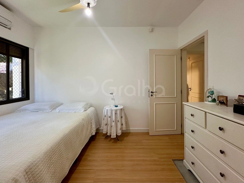 Apartamento na Beira Mar com 4 dormitórios 2 suítes e 2 vagas -264 m²: 29ª foto da galeria de imagens do imóvel