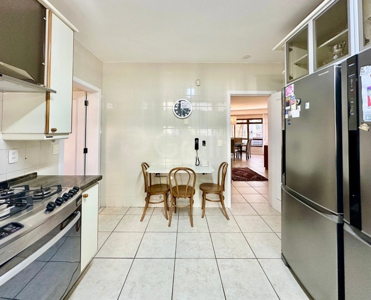Apartamento na Beira Mar com 4 dormitórios 2 suítes e 2 vagas -264 m²: 18ª foto da galeria de imagens do imóvel