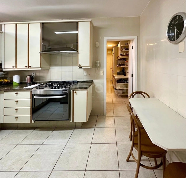 Apartamento na Beira Mar com 4 dormitórios 2 suítes e 2 vagas -264 m²: 20ª foto da galeria de imagens do imóvel