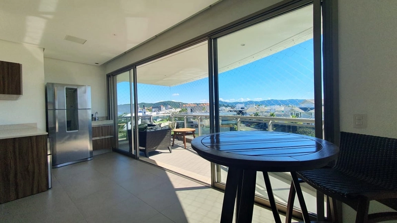 Apartamento em Jurerê Internacional com 3 dormitórios, sendo 2 suítes: 1ª foto da galeria de imagens do imóvel