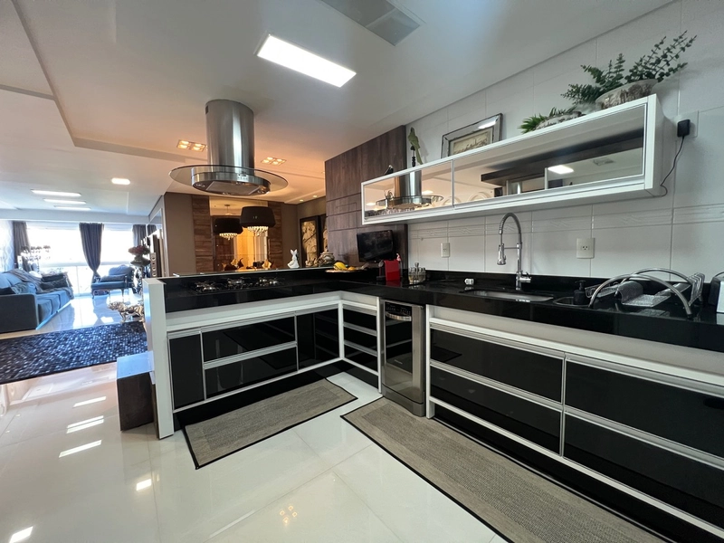 Apartamento na Beira Mar a venda com 3 suítes e 2 vagas de garagem: 14ª foto da galeria de imagens do imóvel