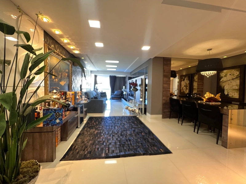 Apartamento na Beira Mar a venda com 3 suítes e 2 vagas de garagem: 2ª foto da galeria de imagens do imóvel