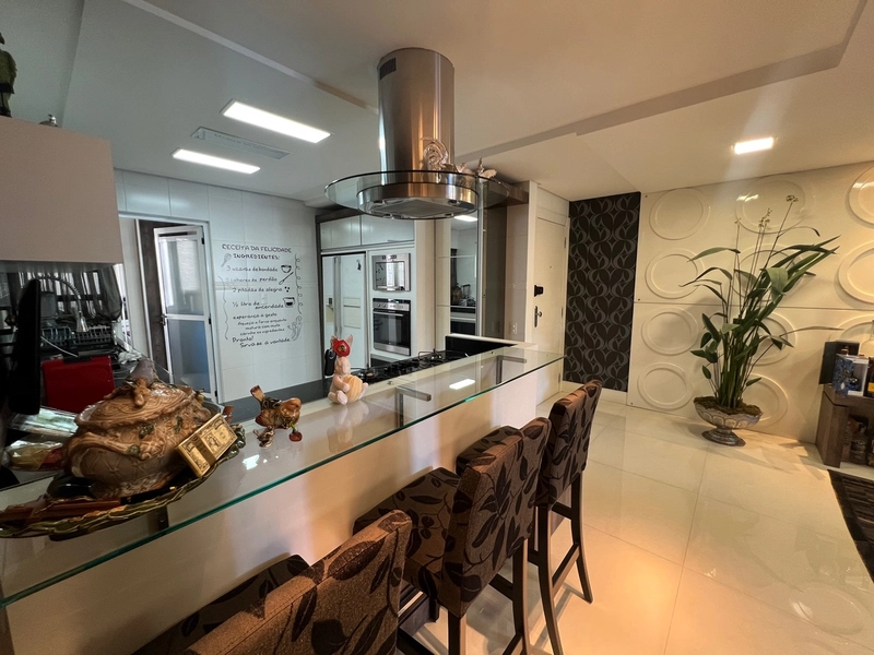 Apartamento na Beira Mar a venda com 3 suítes e 2 vagas de garagem: 4ª foto da galeria de imagens do imóvel