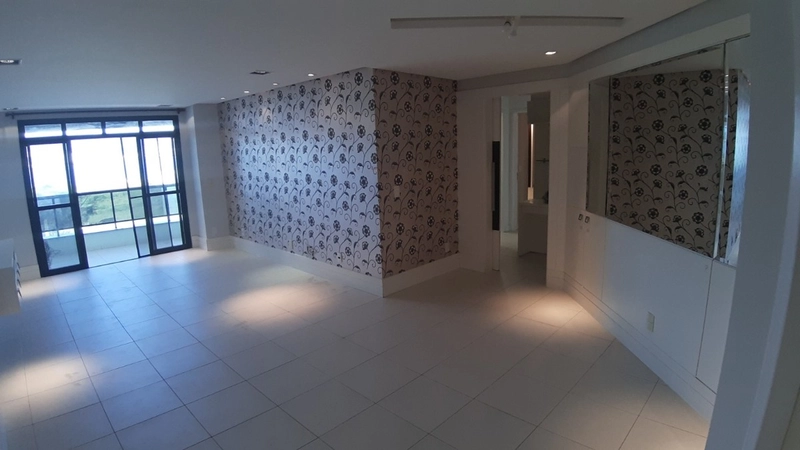 Apartamento Em Coqueiros com 3 dormitórios, sendo 1 suíte: 4ª foto da galeria de imagens do imóvel