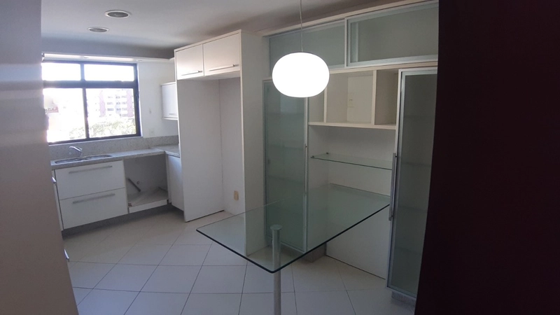 Apartamento Em Coqueiros com 3 dormitórios, sendo 1 suíte: 10ª foto da galeria de imagens do imóvel