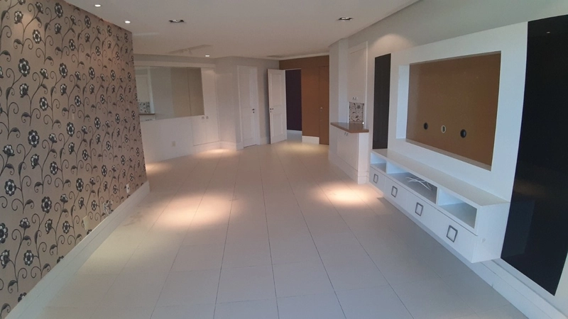 Apartamento Em Coqueiros com 3 dormitórios, sendo 1 suíte: 7ª foto da galeria de imagens do imóvel