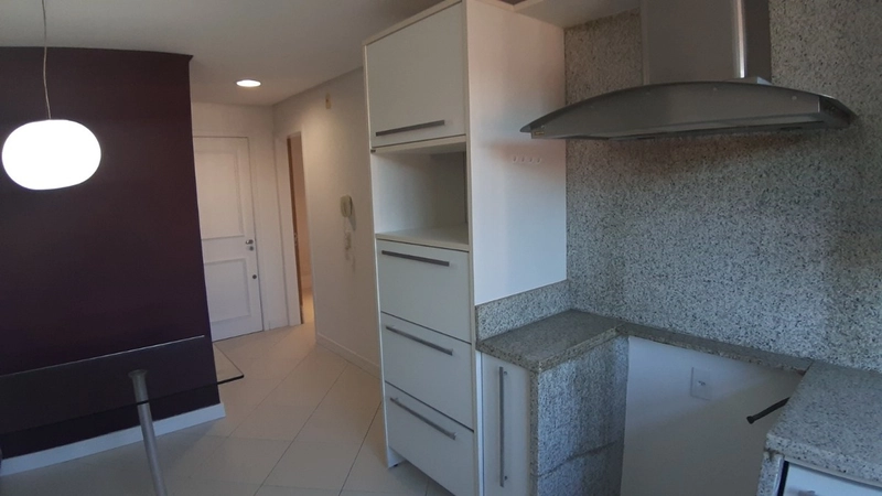 Apartamento Em Coqueiros com 3 dormitórios, sendo 1 suíte: 9ª foto da galeria de imagens do imóvel