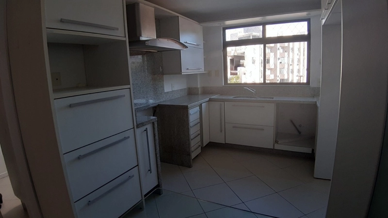 Apartamento Em Coqueiros com 3 dormitórios, sendo 1 suíte: 8ª foto da galeria de imagens do imóvel