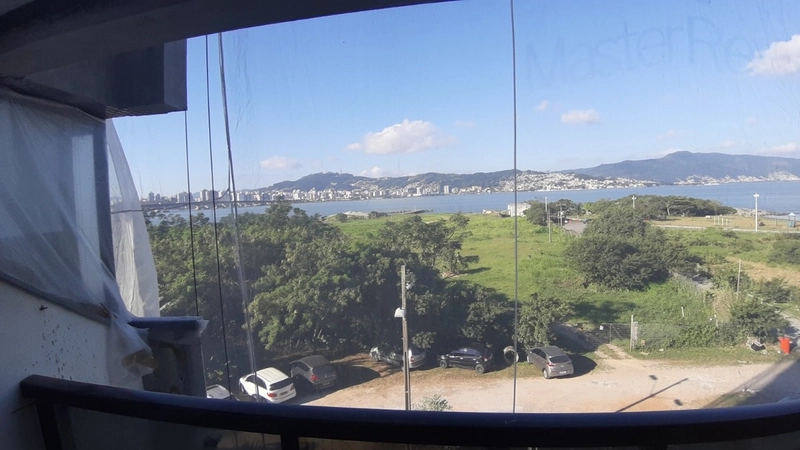 Apartamento Em Coqueiros com 3 dormitórios, sendo 1 suíte: 3ª foto da galeria de imagens do imóvel