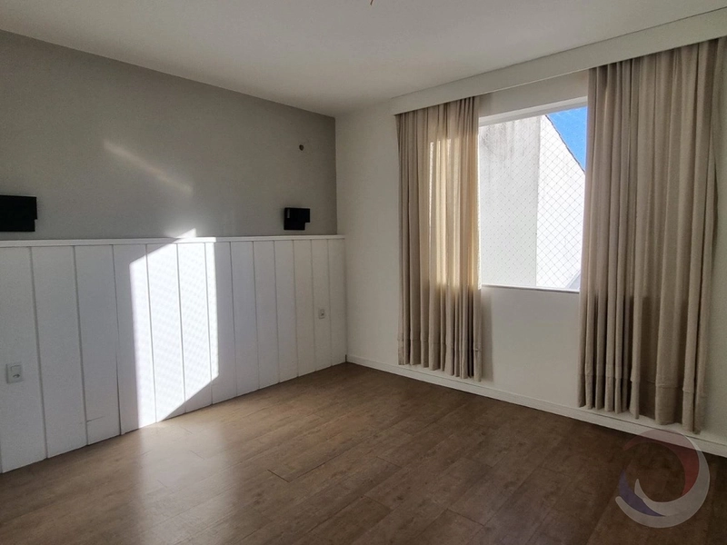 Apartamento em Coqueiros com 3 dormitórios, sendo 1 suíte, vista Mar: 6ª foto da galeria de imagens do imóvel