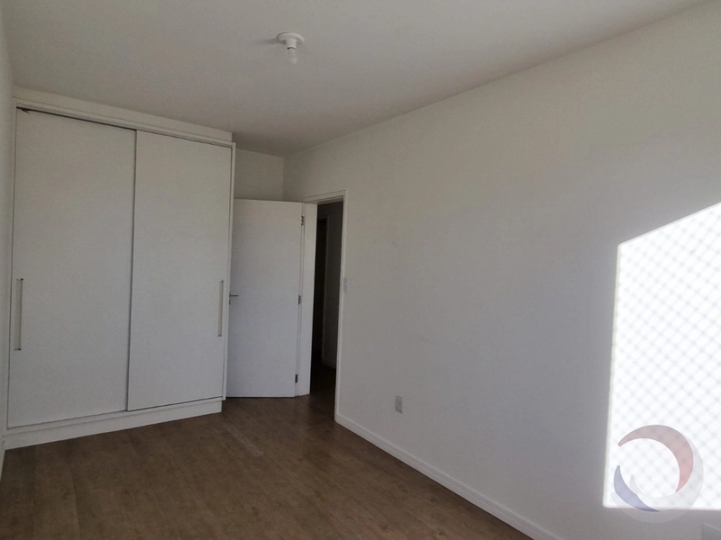 Apartamento em Coqueiros com 3 dormitórios, sendo 1 suíte, vista Mar: 3ª foto da galeria de imagens do imóvel