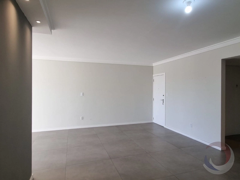 Apartamento em Coqueiros com 3 dormitórios, sendo 1 suíte, vista Mar: 9ª foto da galeria de imagens do imóvel