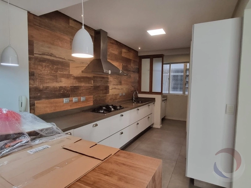 Apartamento em Coqueiros com 3 dormitórios, sendo 1 suíte, vista Mar: 17ª foto da galeria de imagens do imóvel