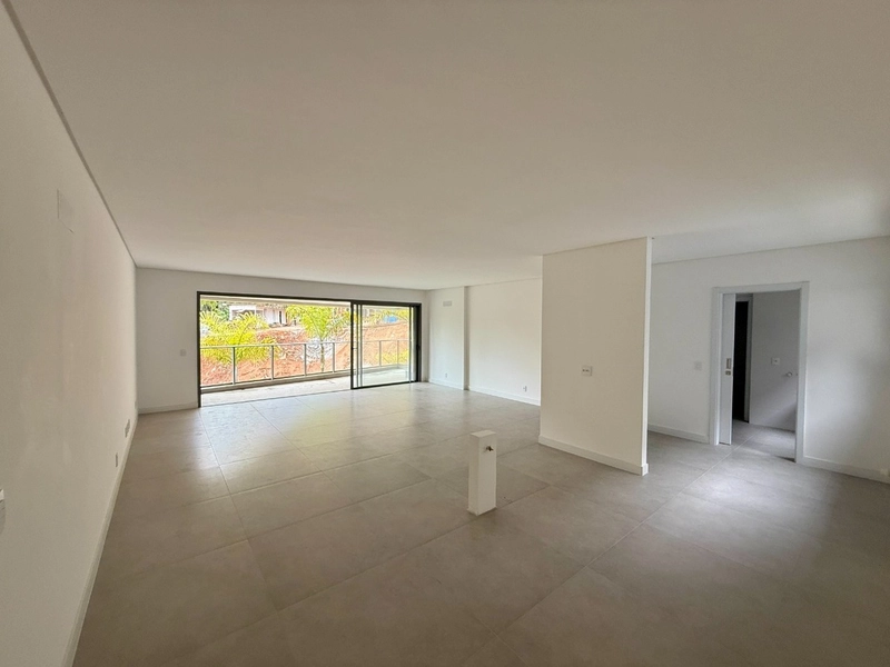 Apartamento em Cacupé com 3 suítes 2 vagas 165m²: 1ª foto da galeria de imagens do imóvel