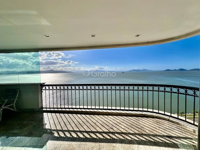 Apartamento na Beira Mar com 3 suítes com closet e hidromassagem 316m²: 3ª foto da galeria de imagens do imóvel