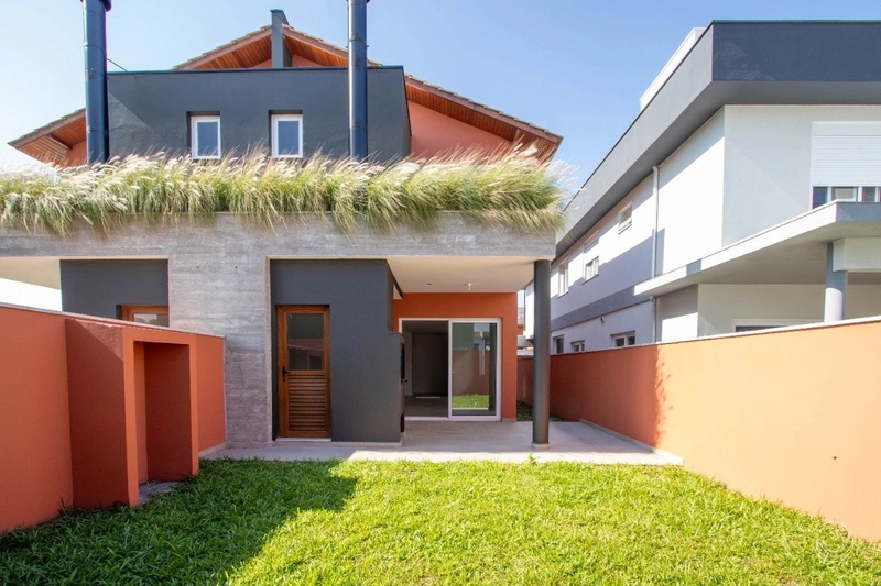 Casa residencial no Campeche com 3 dormitórios, sendo 1 suíte e 2 vgs: 2ª foto da galeria de imagens do imóvel
