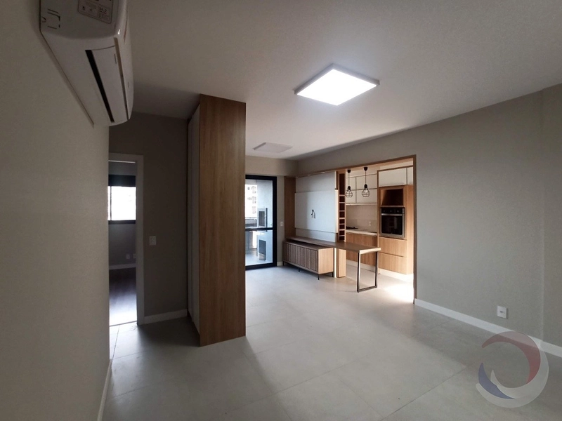 Apartamento no Cento com 2 dormitórios, sendo 1 suíte e 2 vagas: 1ª foto da galeria de imagens do imóvel