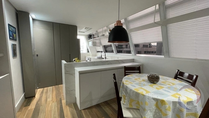 Apartamento no Centro com 2 dormitórios 1 suíte e 1 vaga - 93m²: 4ª foto da galeria de imagens do imóvel
