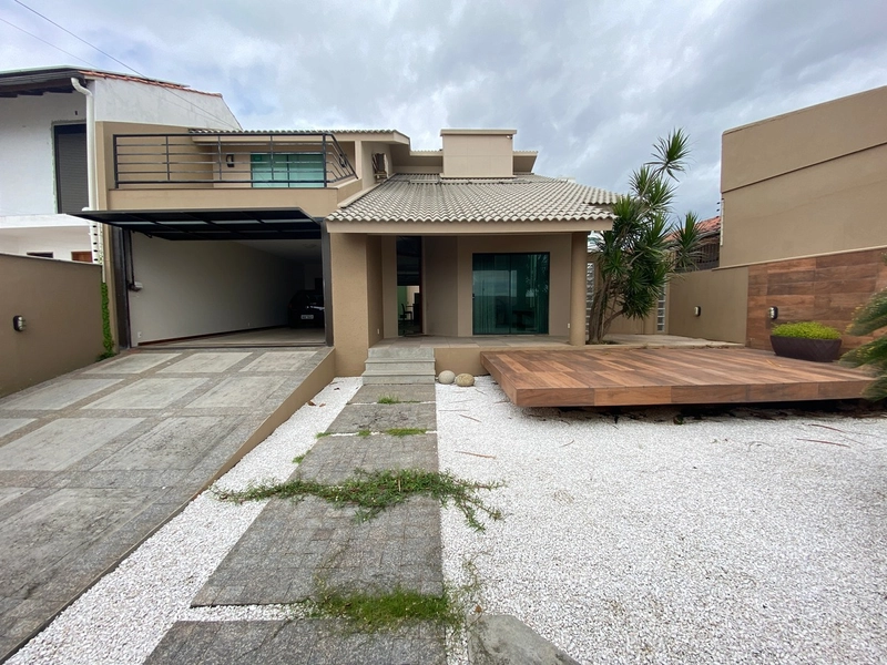 Casa residencial no Estreito com 3 dormítorios, sendo 1 suíte: 1ª foto da galeria de imagens do imóvel