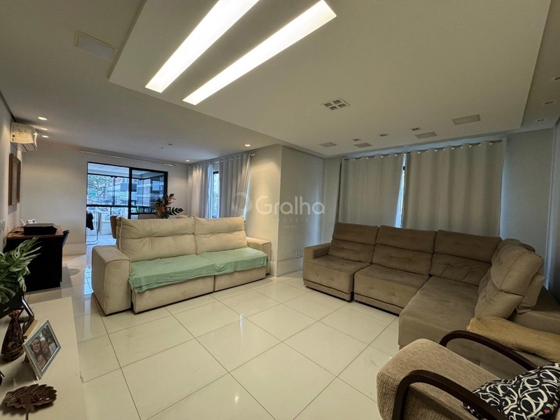 Apartamento na Agronomica com 3 dormitórios, sendo 1 suíte e 2 vagas: 1ª foto da galeria de imagens do imóvel