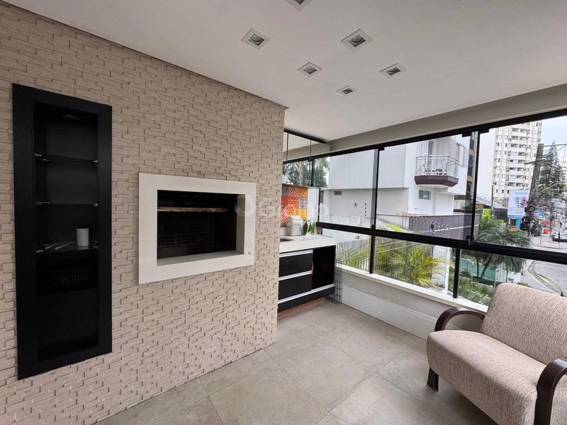 Apartamento na Agronomica com 3 dormitórios, sendo 1 suíte e 2 vagas: 4ª foto da galeria de imagens do imóvel