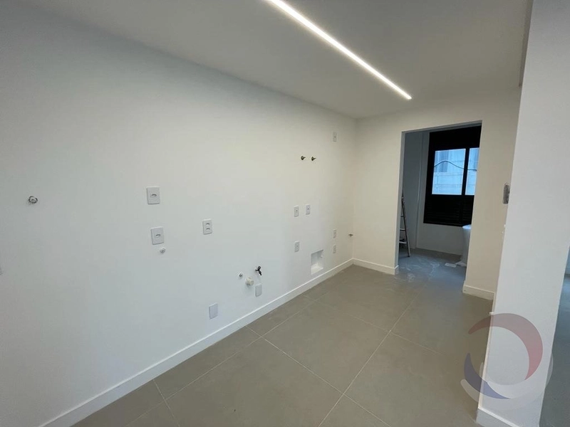 Duplex Alto padrão em Jurere com 3 suítes e 2 vagas - 170 m²: 8ª foto da galeria de imagens do imóvel