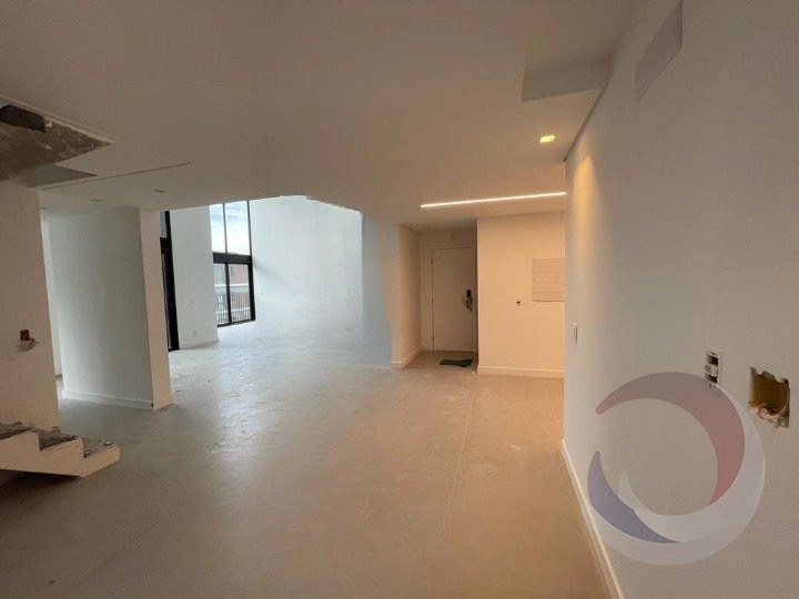 Duplex Alto padrão em Jurere com 3 suítes e 2 vagas - 170 m²: 6ª foto da galeria de imagens do imóvel