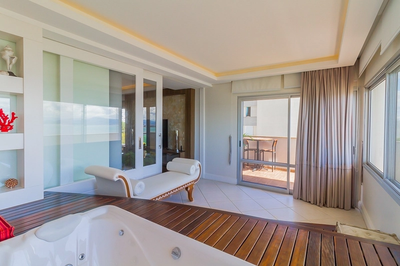 Apartamento na Beira Mar com 3 dormitórios, sendo 3 suítes e 2 vagas: 11ª foto da galeria de imagens do imóvel