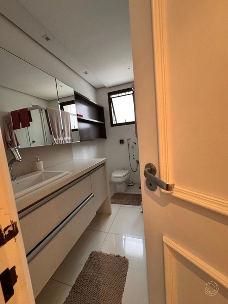 Apartamento na Beira Mar com 4 dormitórios, sendo 2 suítes e 2 vagas: 29ª foto da galeria de imagens do imóvel