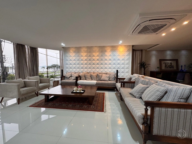 Apartamento na Beira Mar com 4 dormitórios, sendo 2 suítes e 2 vagas: 2ª foto da galeria de imagens do imóvel