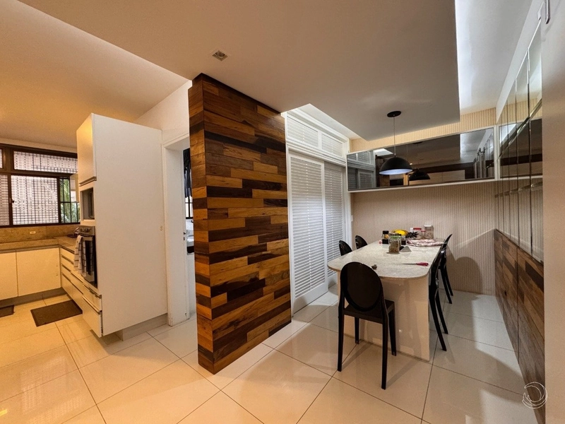 Apartamento na Beira Mar com 4 dormitórios, sendo 2 suítes e 2 vagas: 26ª foto da galeria de imagens do imóvel