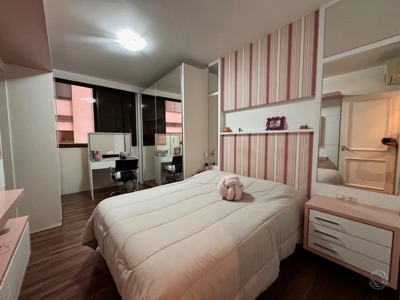 Apartamento na Beira Mar com 4 dormitórios, sendo 2 suítes e 2 vagas: 35ª foto da galeria de imagens do imóvel