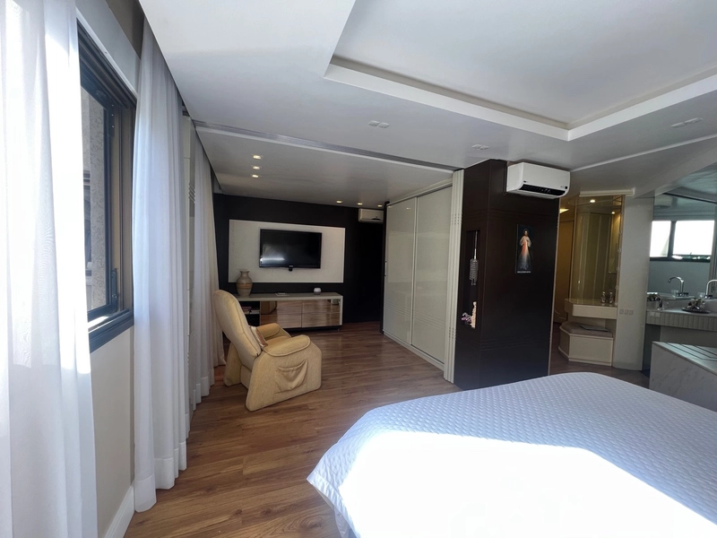 Apartamento na Beira Mar com 3 dormitórios, sendo 3 suítes e 2 vagas: 13ª foto da galeria de imagens do imóvel