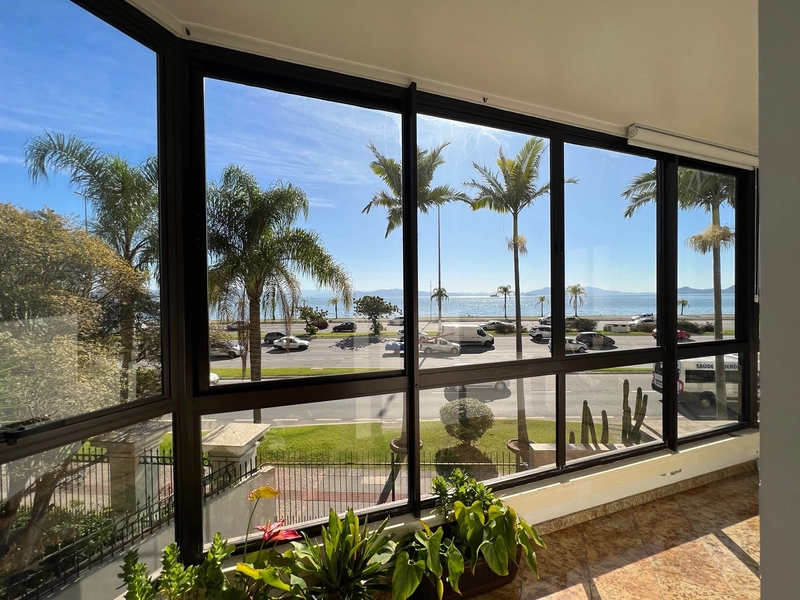 Apartamento na Beira Mar com 3 dormitórios, sendo 3 suítes e 2 vagas: 2ª foto da galeria de imagens do imóvel