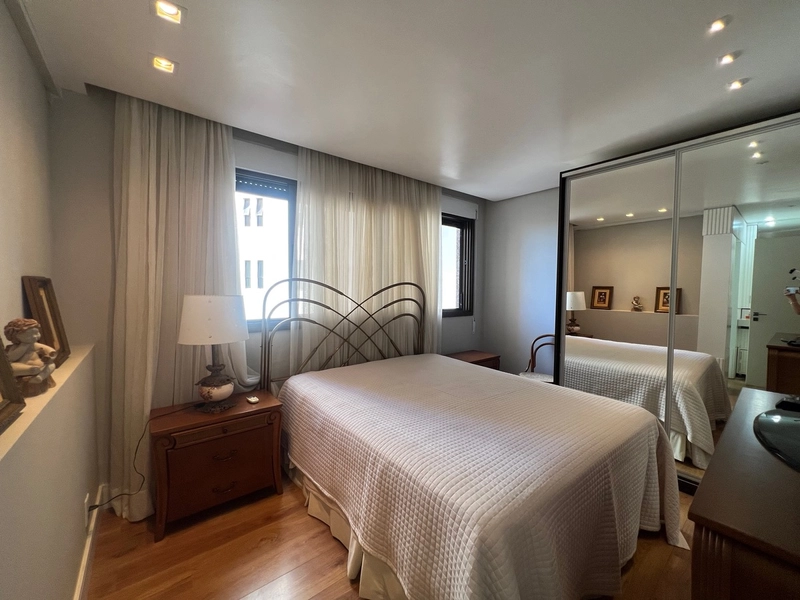 Apartamento na Beira Mar com 3 dormitórios, sendo 3 suítes e 2 vagas: 11ª foto da galeria de imagens do imóvel