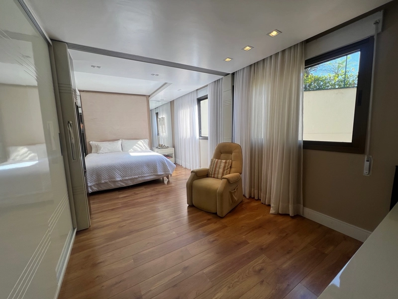 Apartamento na Beira Mar com 3 dormitórios, sendo 3 suítes e 2 vagas: 15ª foto da galeria de imagens do imóvel