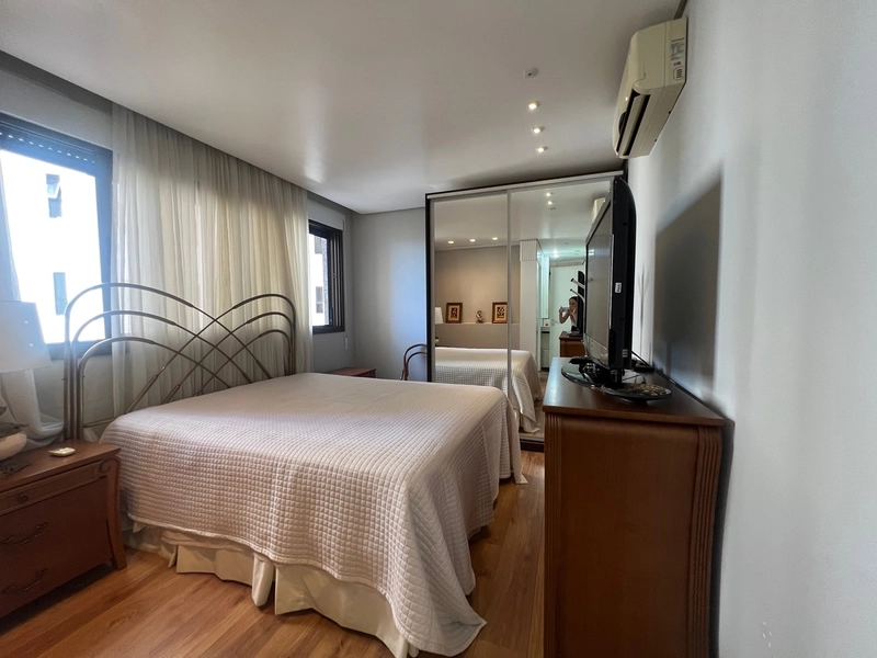 Apartamento na Beira Mar com 3 dormitórios, sendo 3 suítes e 2 vagas: 10ª foto da galeria de imagens do imóvel