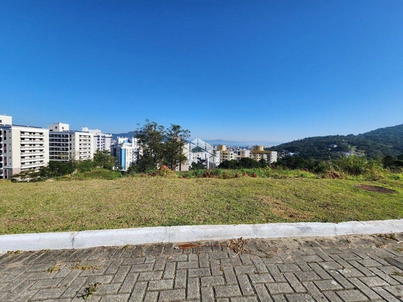 Terreno no Itacurubi com 450 m² de área: 1ª foto da galeria de imagens do imóvel