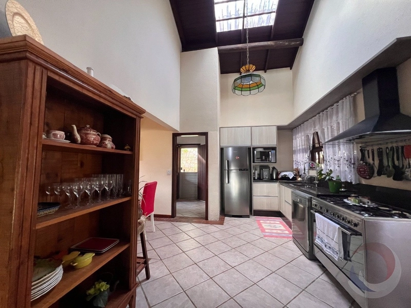 Casa Residencial no Itacurubi com 4 dormitórios, sendo 2 suítes e 4 vg: 13ª foto da galeria de imagens do imóvel