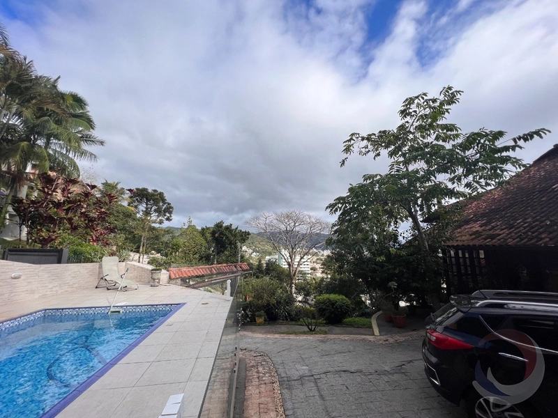 Casa Residencial no Itacurubi com 4 dormitórios, sendo 2 suítes e 4 vg: 1ª foto da galeria de imagens do imóvel